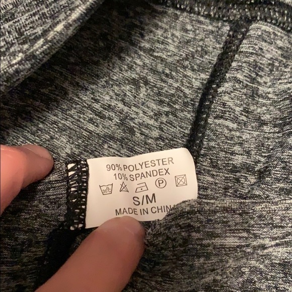 Lightweight gray and black leggings, mesh pockets - Picture 7 of 8